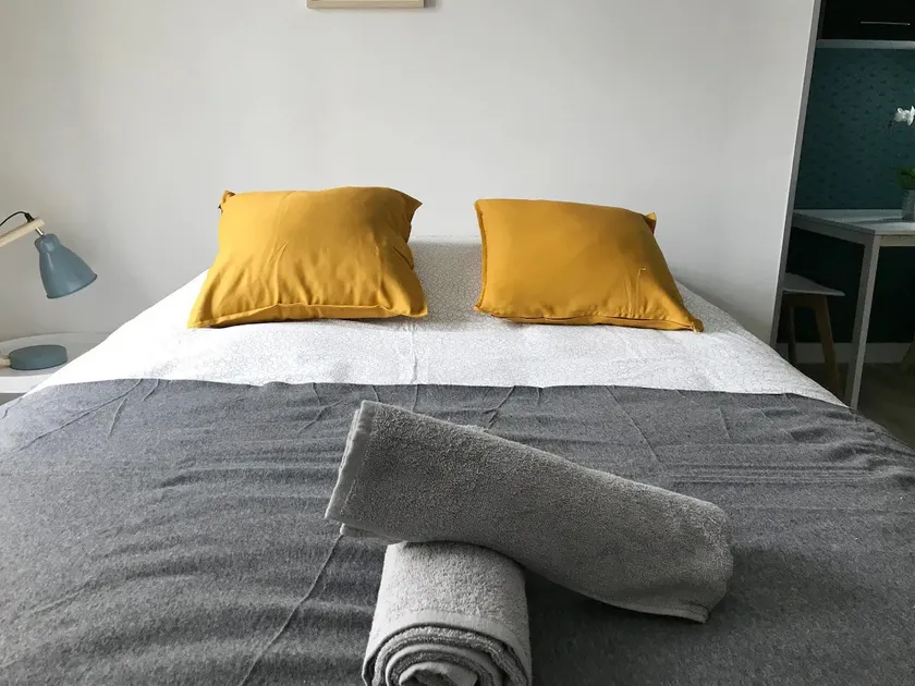 Les Trois Sens - Apartment 02 - Image 1