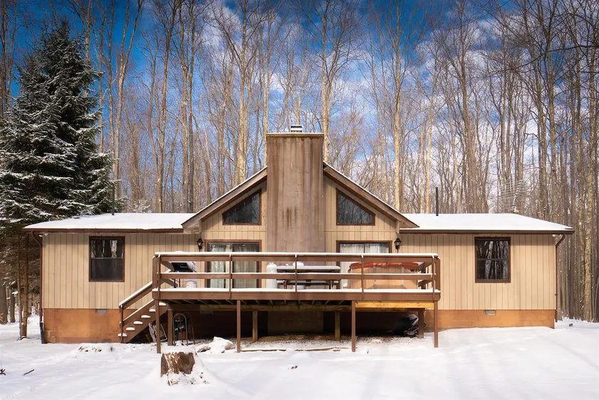 Mountain Treat - Lake Access and Hot Tub! - Image 1