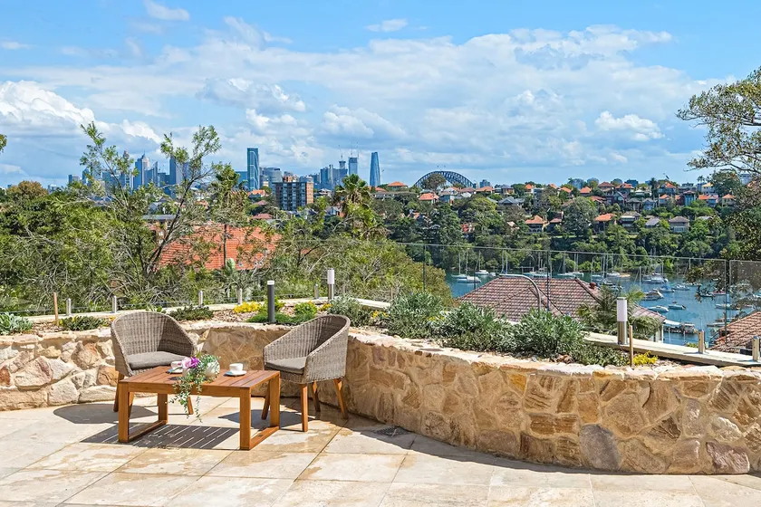Renovated 3BDR Apt Near SYD Harbour in Mosman - Image 1