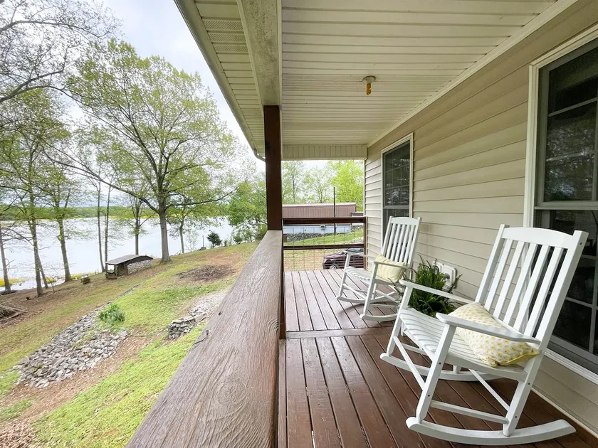 Lake Front, Sunrise, Dock, Kayaks + Game Room - Image 1