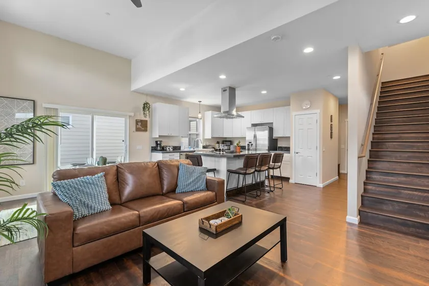 Beautiful & Modern Foco Home Just N of Old Town - Image 1