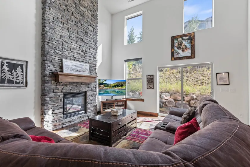King Beds|Hot Tub|Patio|Sleeps 16| Moose Mgt 13285 - Image 1
