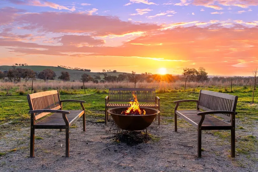 Cooinda Cottage - Beautiful Borenore Farm Stay - Image 1