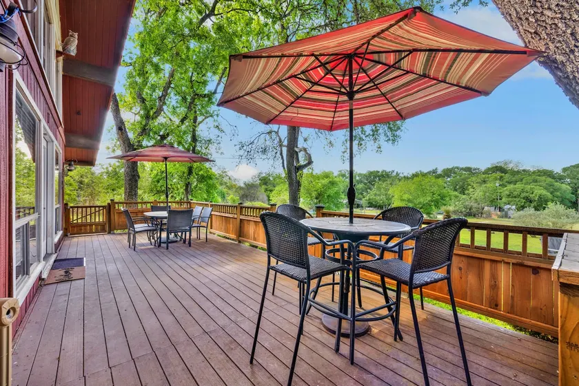 Gettin' Guada loopy with Hot Tub & Riverfront - Image 1