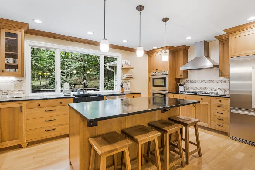 Luxury Retreat w/Chef’s Kitchen+ Hot Tub - Image 1