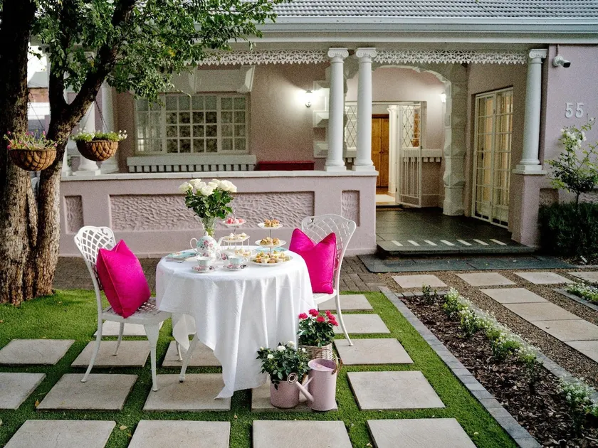 Luxury Self-catering Cottage - Image 1