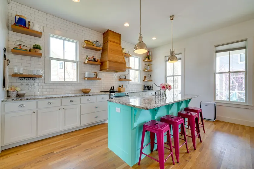 Carlton Landing Home: Walk To Lake & Parks! - Image 1