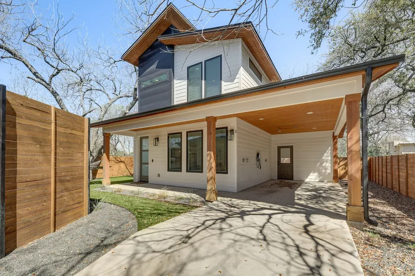 Chic Austin House w/ Spacious Backyard & Hammock - Image 1