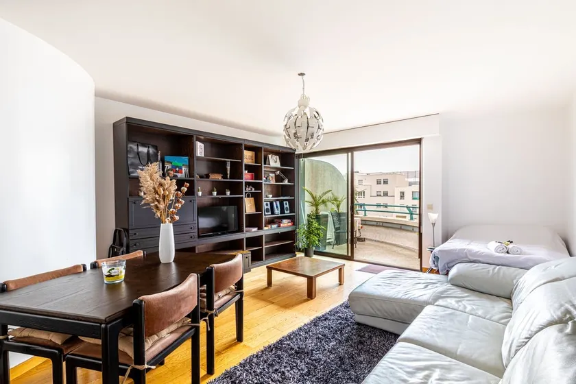 Apartment located on the banks of the Seine - Image 1