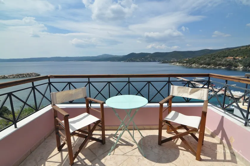Zennova #42 Pirgadikia Sky & Sea Home - Image 1