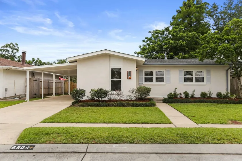Free-standing Beauty w Covered Parking and Yard - Image 1
