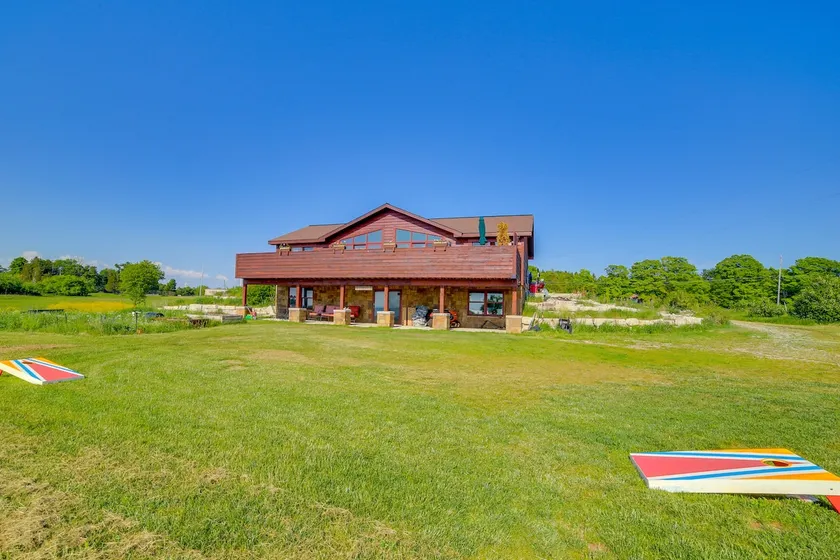 Prairie-Style Home on Garden Bay w/ Deck + Hot Tub - Image 1