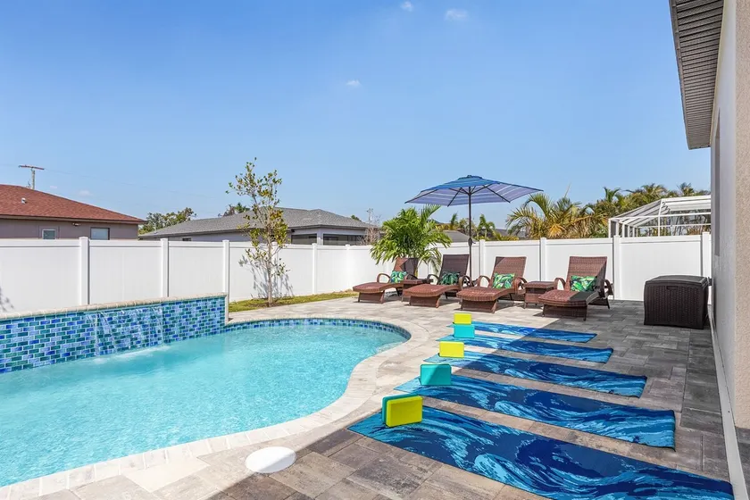 2 King Beds - Outdoor Kitchen - Waterfall Pool - New & Modern - Open Floor Plan - Image 1