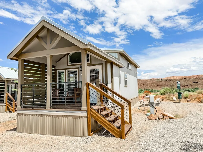 Deluxe Loft Cottage - Image 1