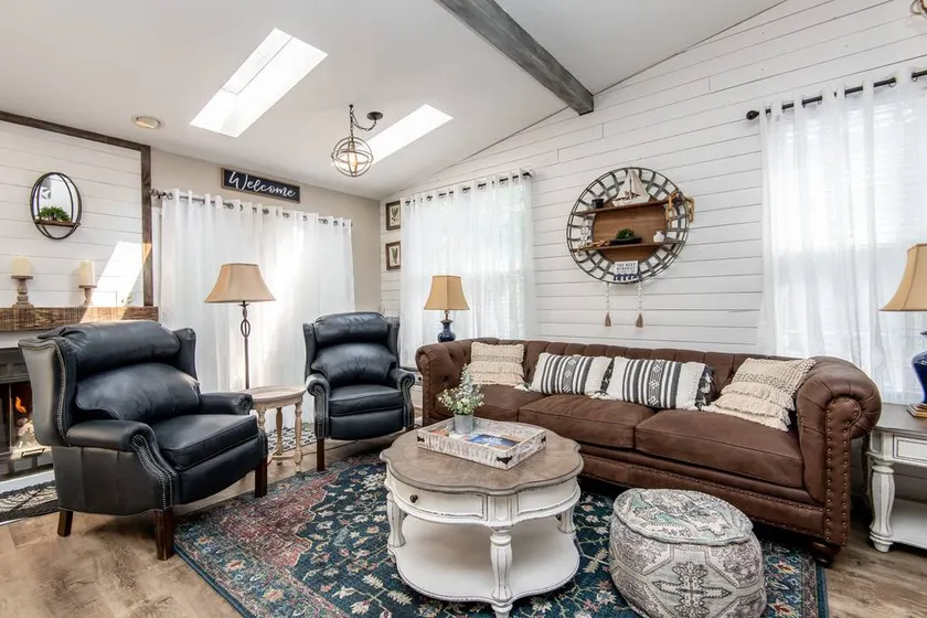Bayside Hideaway - Image 1