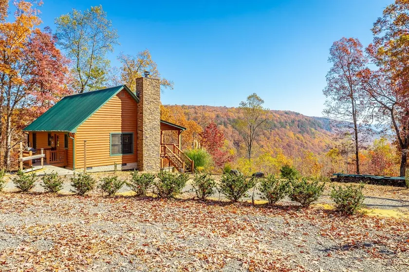Cast Iron Cabin - Secluded Mountain View & Hot Tub - Image 1