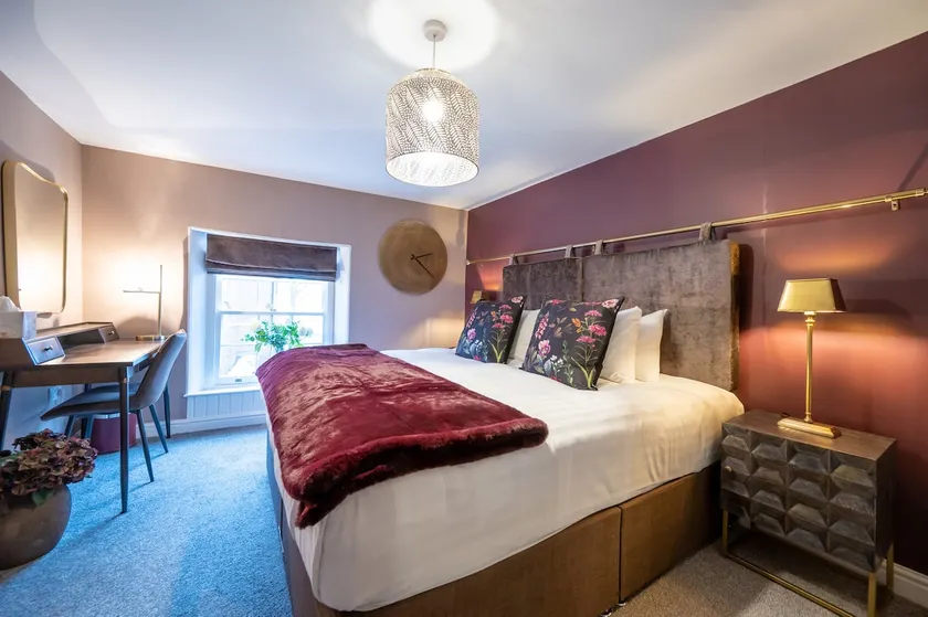 Superior Town-centre Two Bed Apartment - Image 1