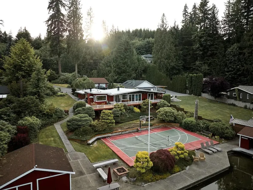 Lake Roesiger Escape| Hot Tub • 45 Min to Seattle - Image 1