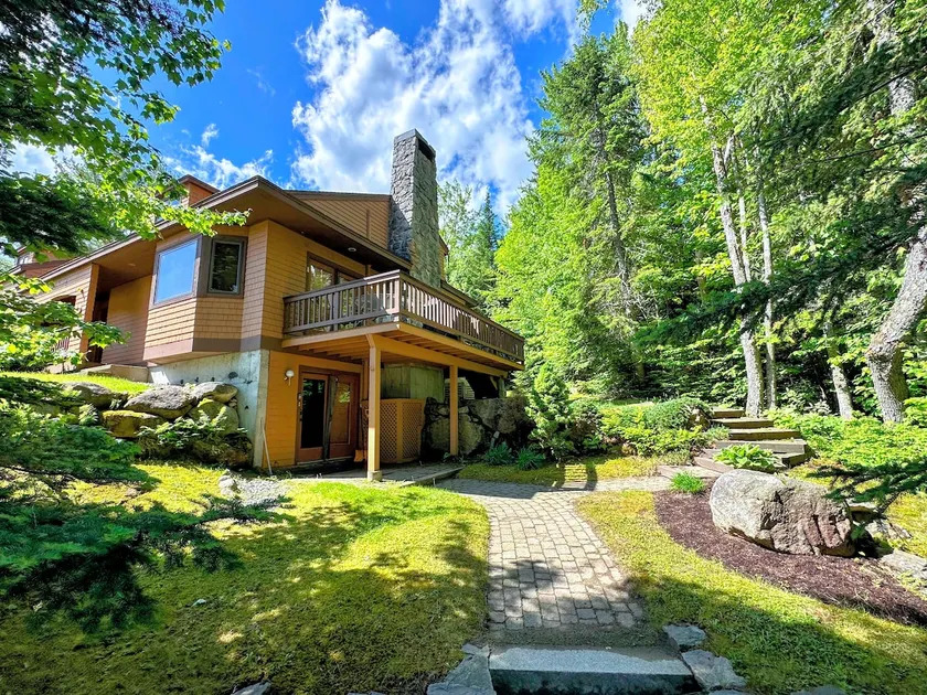 FC44 Renovated 3bed/3bath Forest Cottage - AC, views, yard, fast wifi. Walk to skiing! - Image 1