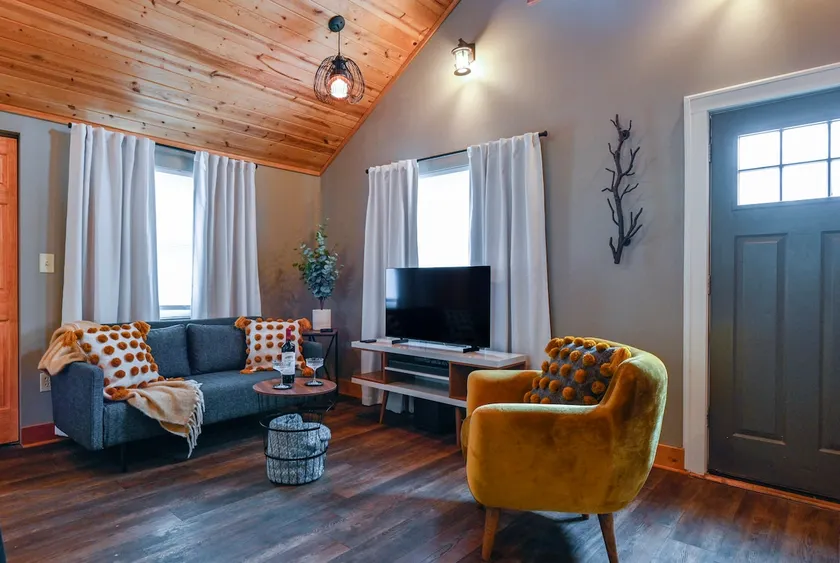 Charming Benson Home - Sleeps 5 Hot Tub! - Image 1