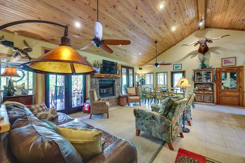 Flag Hole Riverfront Cabin Near Local Attractions! - Image 1
