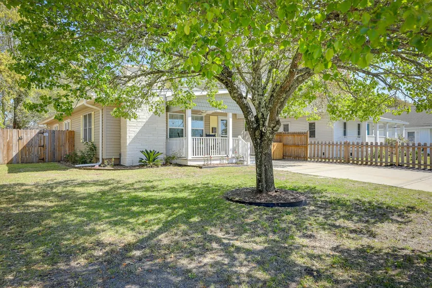 Lovely Morehead City Home w/ Fire Pit & Gas Grill - Image 1