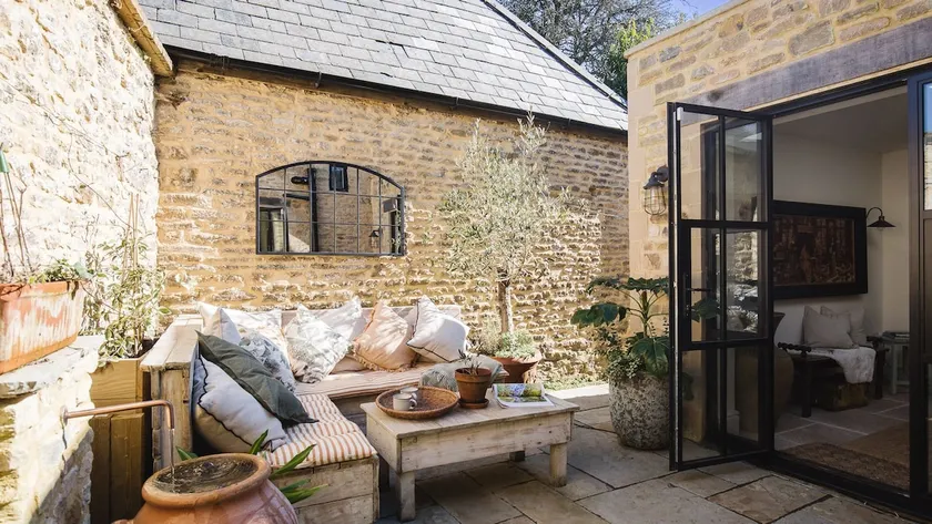 Little Oakley Cottage - Image 1
