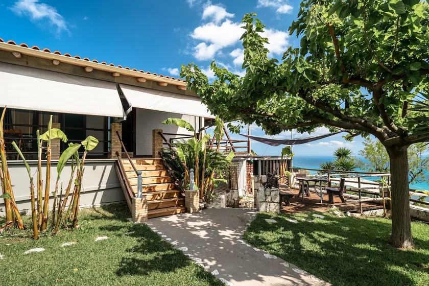 Villa 'Koutoupakia' con vistas al mar, Wi-Fi y aire acondicionado - Image 1