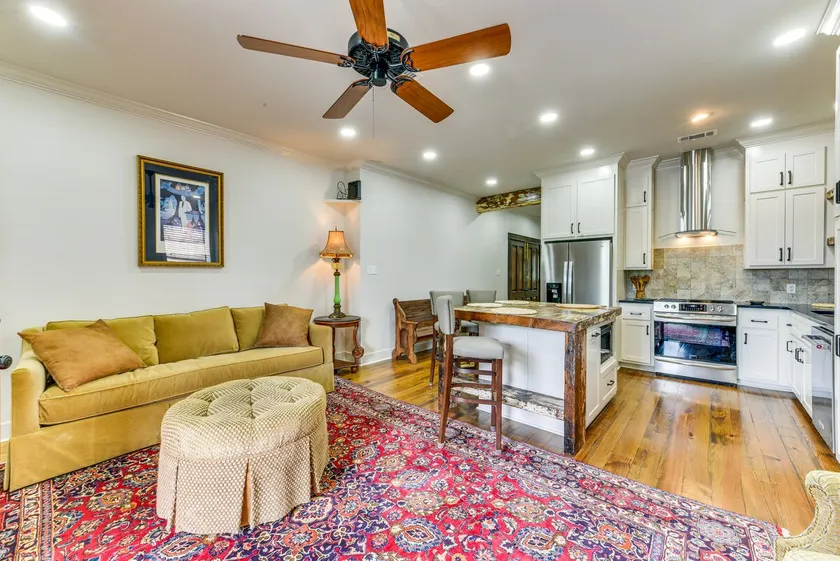 Charming Louisiana Getaway w/ Furnished Balcony! - Image 1