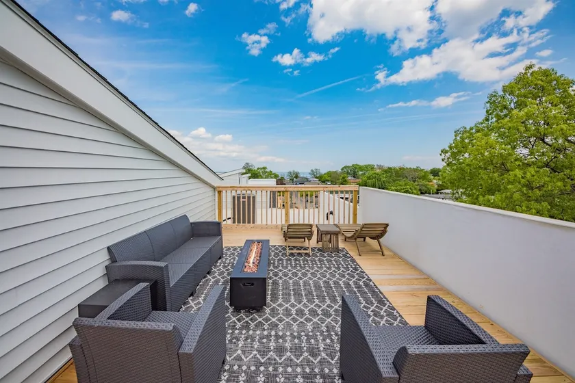 Rooftop bay and river views - Image 1