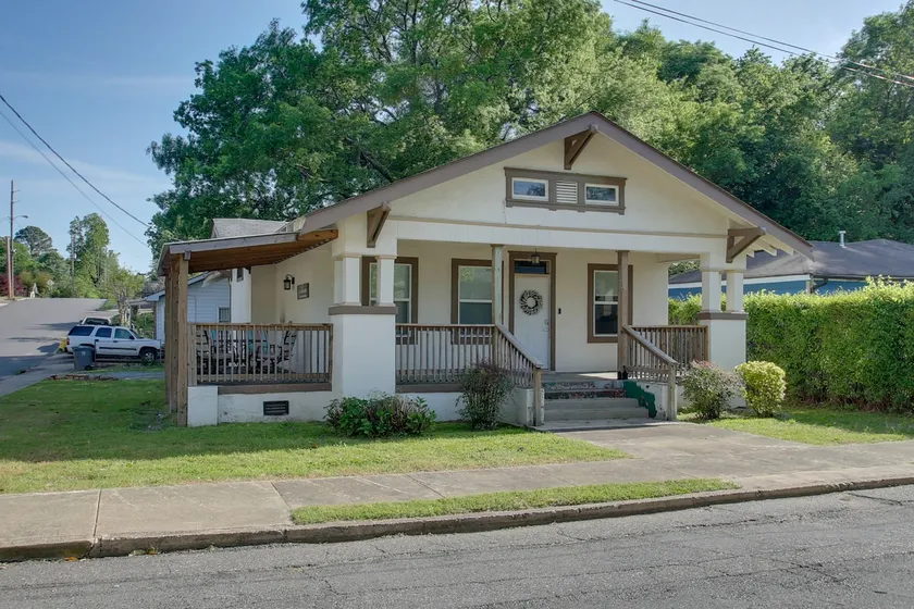 Walk to Dtwn Hot Springs: 'Lazy Daze Bungalow' - Image 1