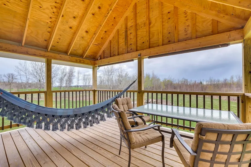 Cozy Solar-Powered Loft: Walk to Lake Champlain! - Image 1