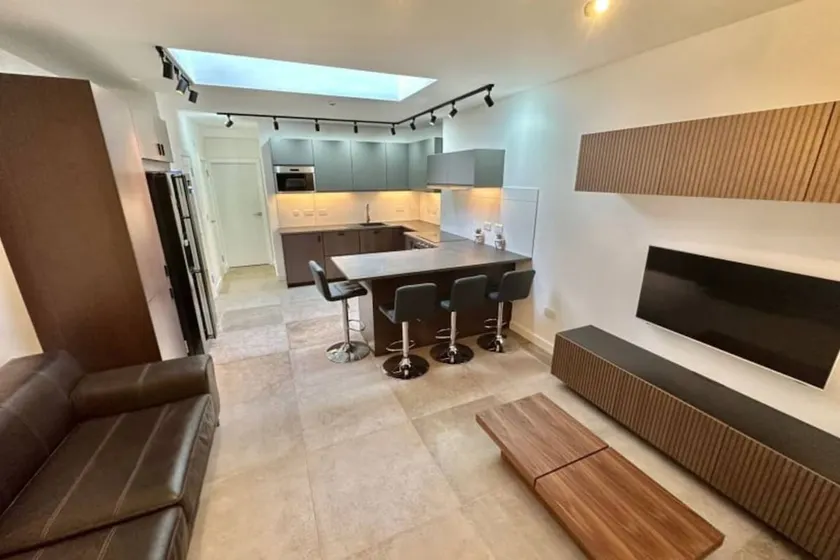 4 Bedroom house with Ensuite.contractors welcome - Image 1