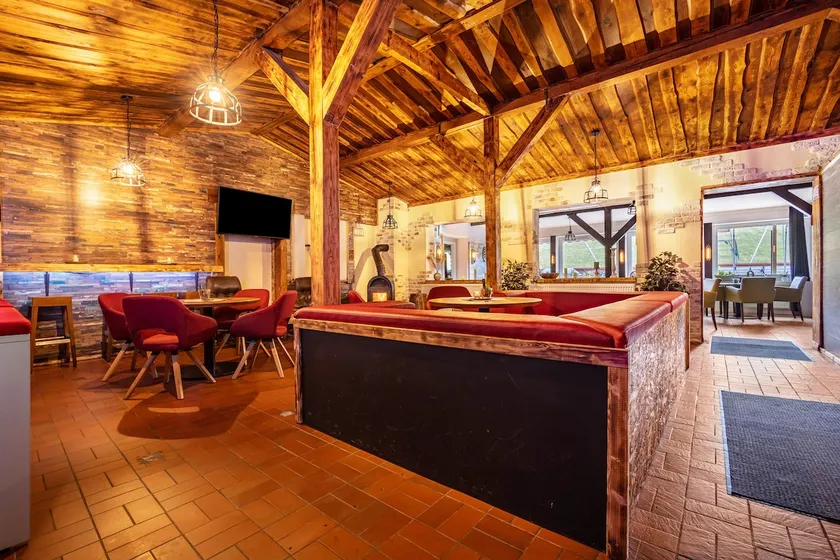 Chalet 'Hillside Nature' with Private Terrace, Balcony and Wi-Fi - Image 1