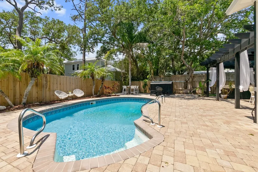 Vilano Paradise- Resort-style Pool Walk to Beach - Image 1