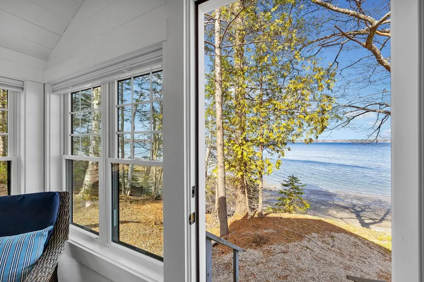 Beachcomber Cottage-Oceanfront! - Image 1