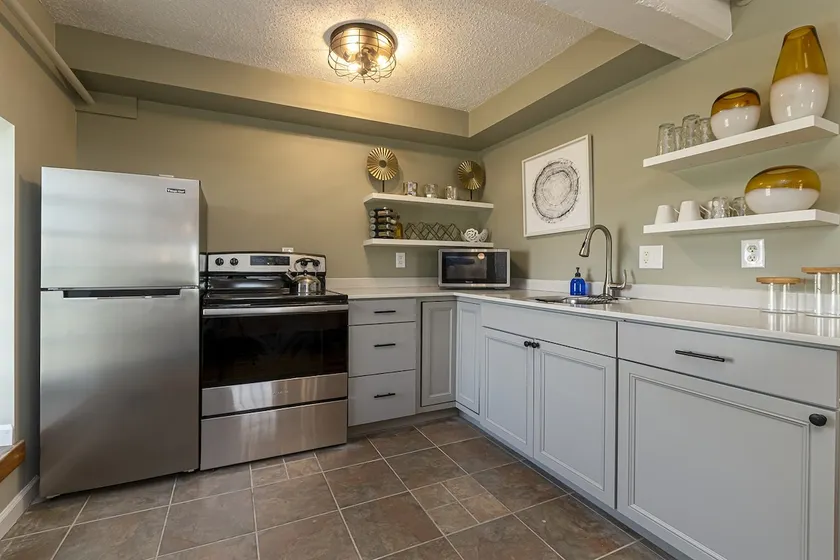 Converted Historic Suite Full Kitchen, 3rd Flr - Image 1