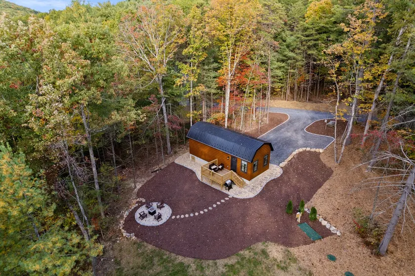 Private cabin, firepit, Bonus Loft! - Image 1