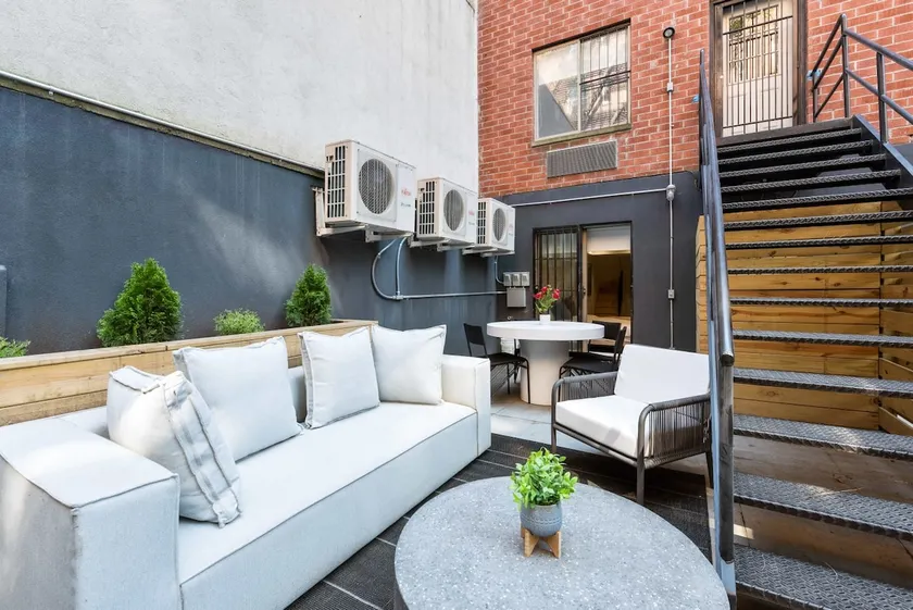 Luxury 3BR Duplex w Private Patio in Upper East - Image 1