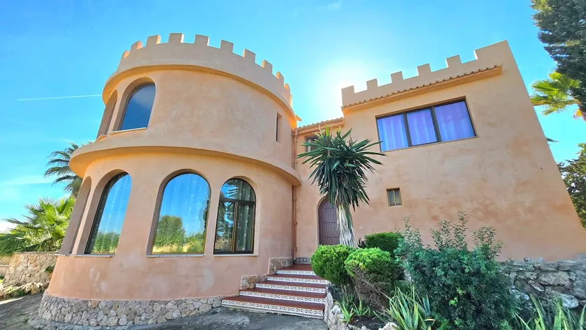 Castell Villa Bohío Mallorca - Image 1