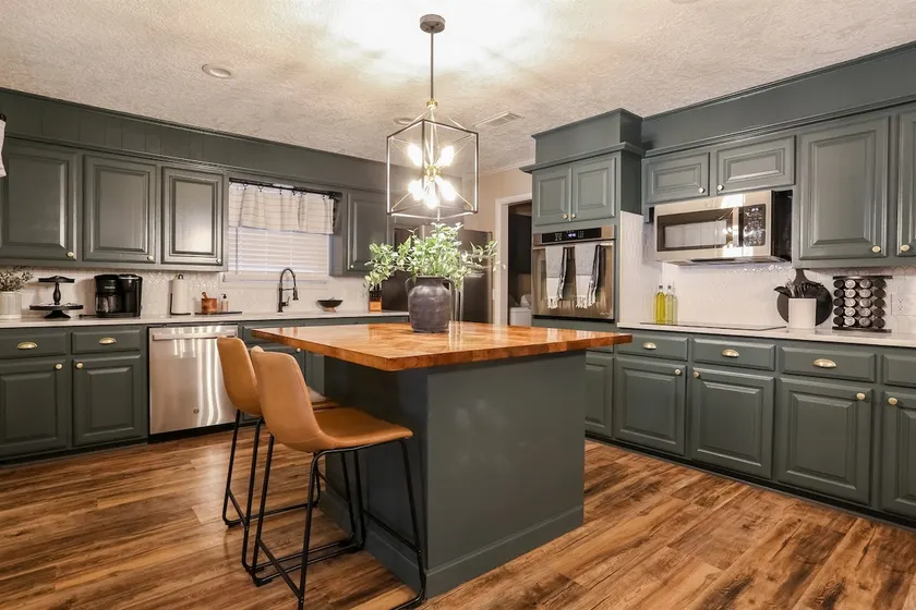Modern Rustic 5 Bedroom - Image 1