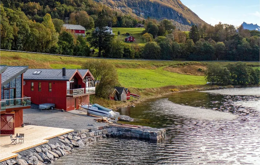 Nice home in Straumgjerde - Image 1