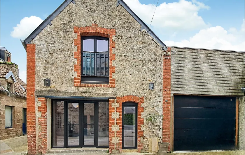 Lovely Home In Saint-Vaast-La-Hougue With Wifi - Image 1