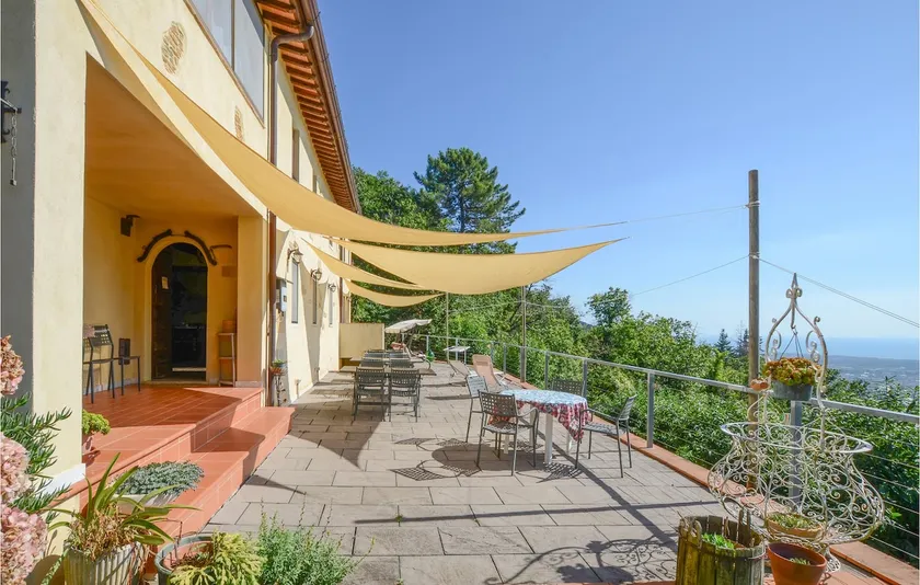 Stunning home in Giustagnana - Image 1