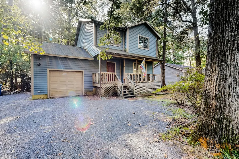 Cozy Dog-Friendly Home with Fireplace & Pool - Image 1