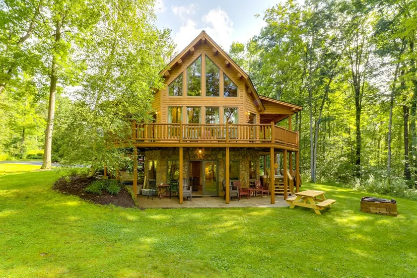 Beautiful 4BR | Hot Tub | Fireplace | Deck - Image 1