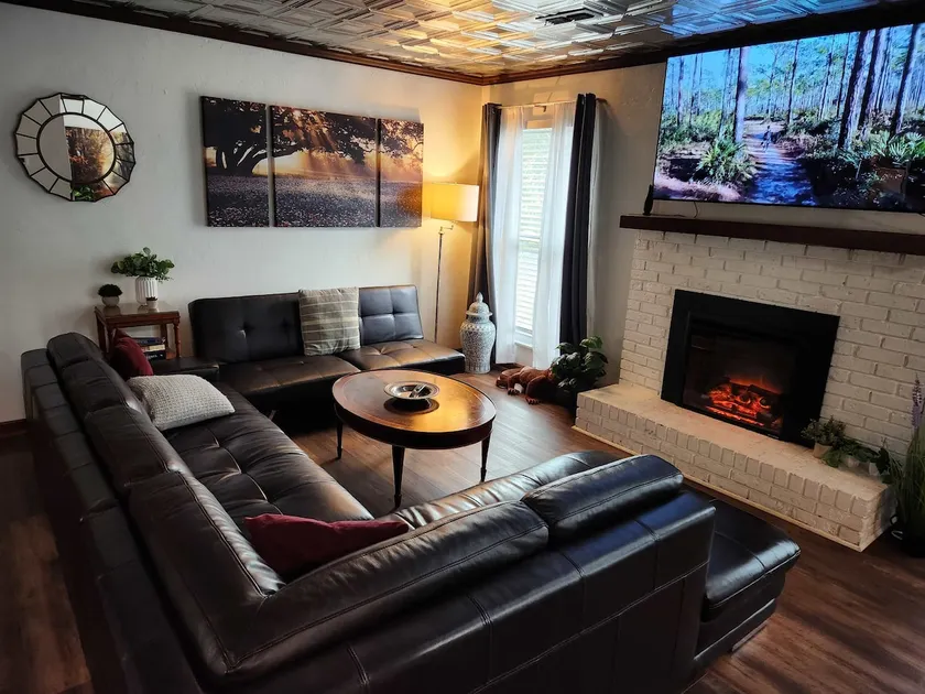 • Luxe Design• Quiet Midtown | Captain's Quarters - Image 1