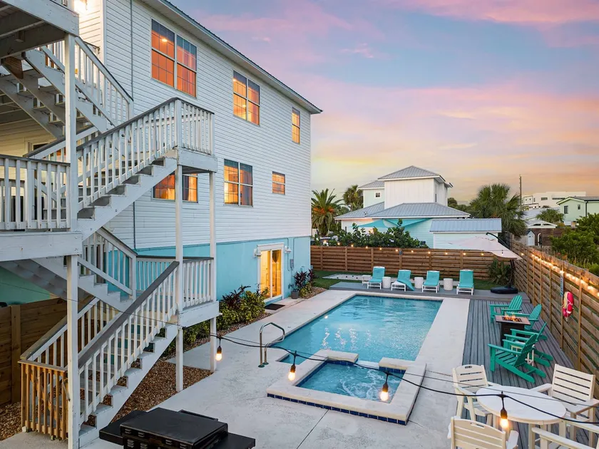Saltwater Pool, Arcade & Hot Tub · Steps to Beach - Image 1