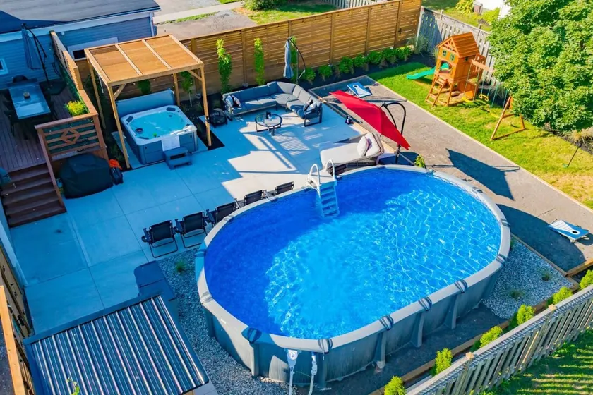 Hot Tub/Outdoor Sauna/Heated Pool/5 Min To Falls - Image 1