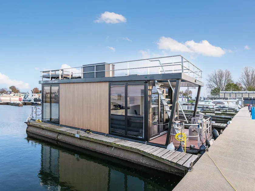 Beautiful houseboat for 2 in charming harbour - Image 1